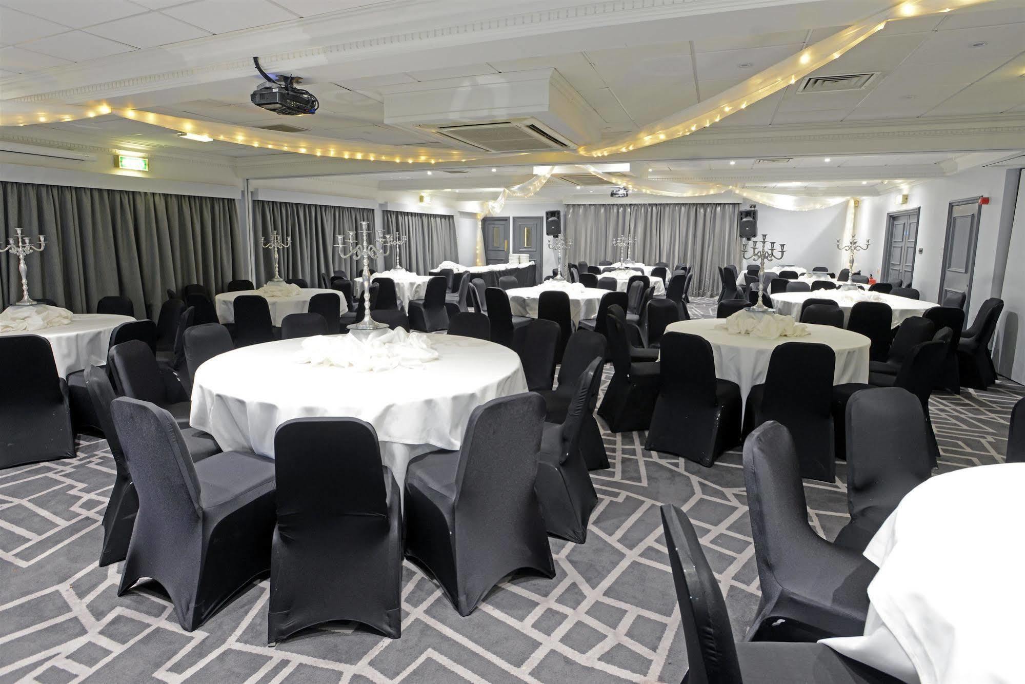 ביסטון Village Hotel Nottingham מראה חיצוני תמונה